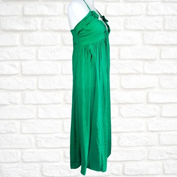 NWOT Long flowy green summer maxi dress Halter top low cut style Size Medium - Picture 3 of 4